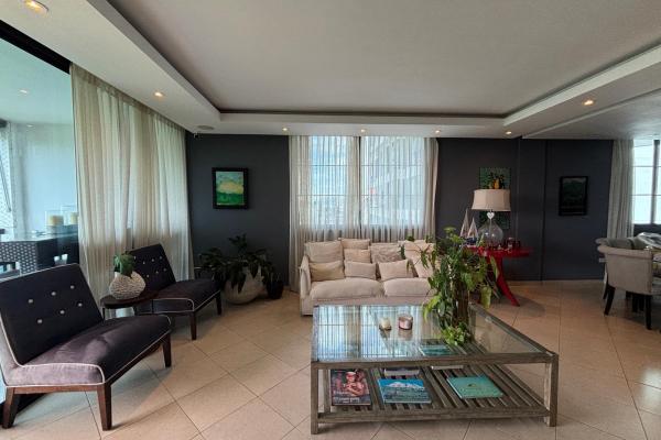 Modern apartment in altos del golf