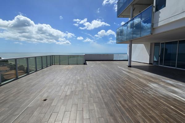 Venta de apartamento en ocean waves nueva gorgona