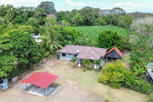 Amplia propiedad con casa y lote de 2.182 m²