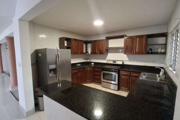 A single-family house with a pool is for sale in altos de panama.