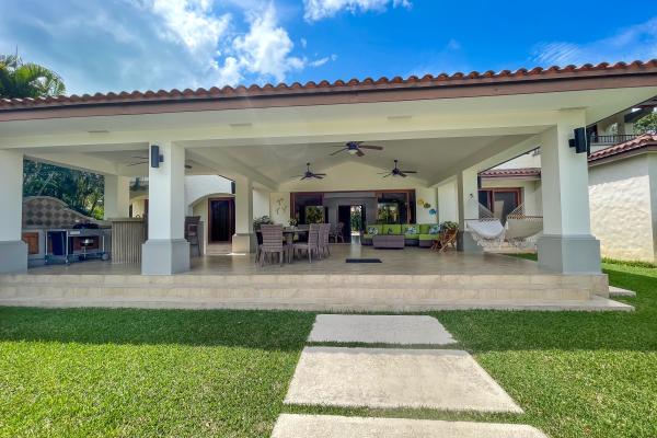 Se vende casa de playa en buenaventura