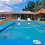 Casa con piscina en un amplio terreno en nueva gorgona, panamá.
