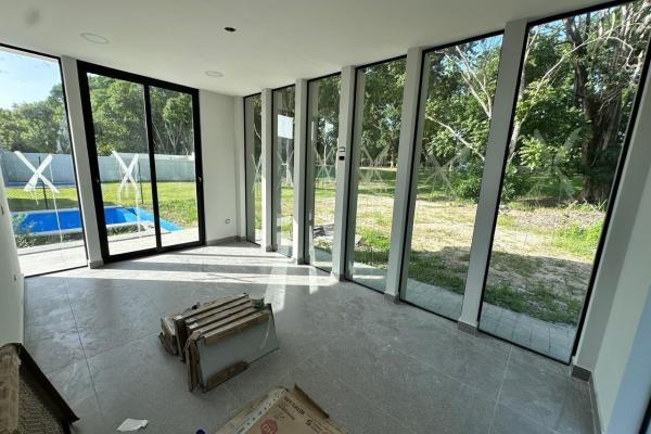 House on coronado beach 396k, access to golf cours
