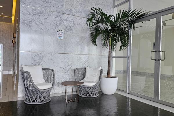 Apt amoblado en piso alto - av balboa - 109 m2