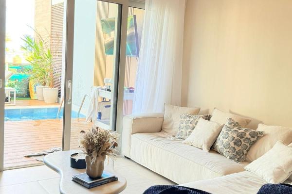 Ground floor apartment in playa escondida, colón