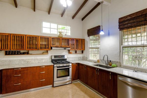 3 bed 3.5 bath home in coronado panama