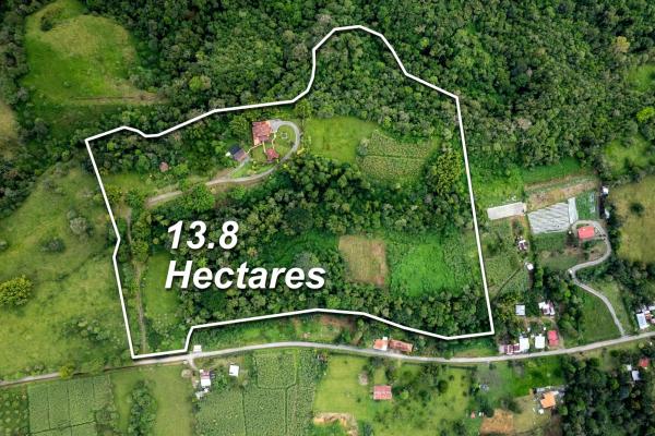 Finca de inversión en las tierras altas con concesión de aguas poco comunes