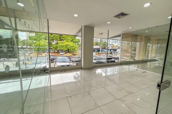 Alquiler local comercial via españa a pocos metros de la ernesto t. lefevre