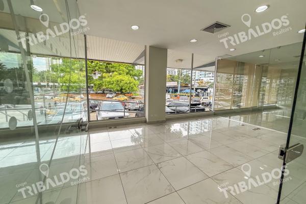 Alquiler local comercial via españa a pocos metros de la ernesto t. lefevre