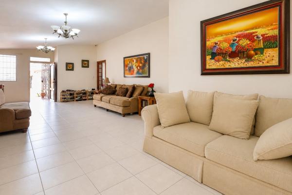 House for sale in brisas del golf