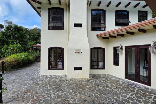 Luxury mountain estate in volcan, tisingal