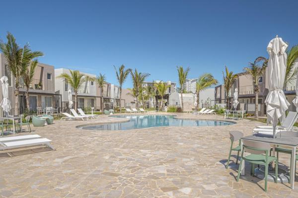 Furnished 2-bedroom beach home in playa caracol