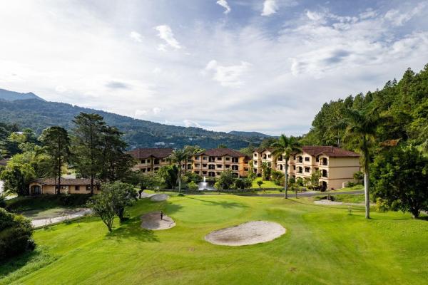 Condominio exclusivo en el tercer piso en valle escondido boquete