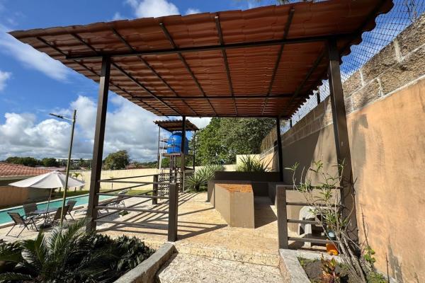 Casa con piscina en lote de 2.239 m²