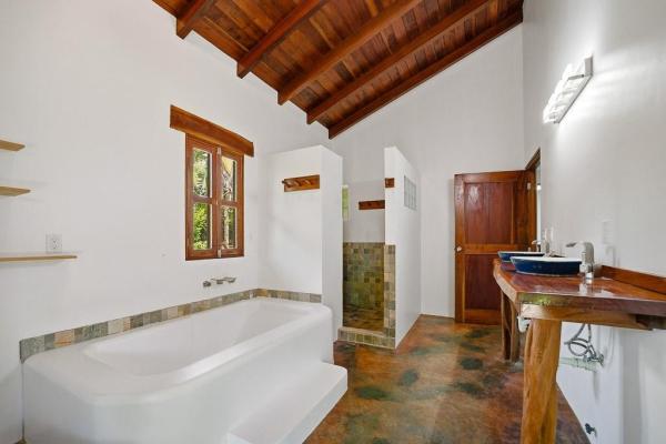 Custom country home with casita in pedasi