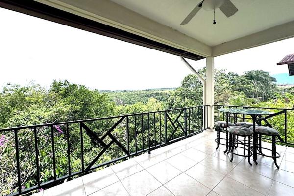 Condominio de 2 rec. en los molinos boquete