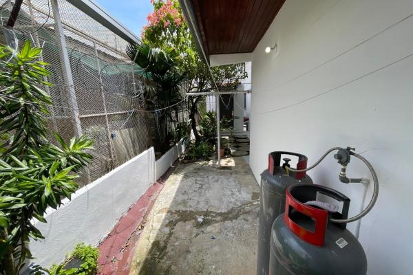 Venta de casa dos pisos con elevador en la loma (hato pintado)
