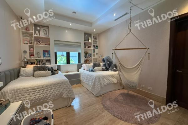 Sale of house in ph fairway estates, santa maría