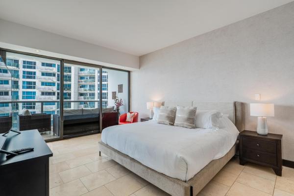 Comfortable high-floor 2-bedroom apartment