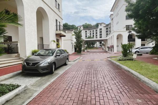 Ground floor apartment for sale
