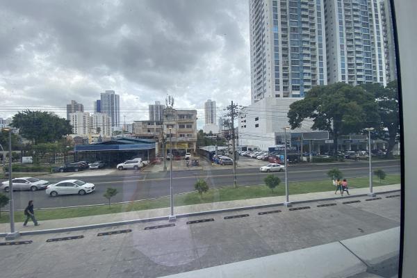 Venta de local comercial en park square medical center