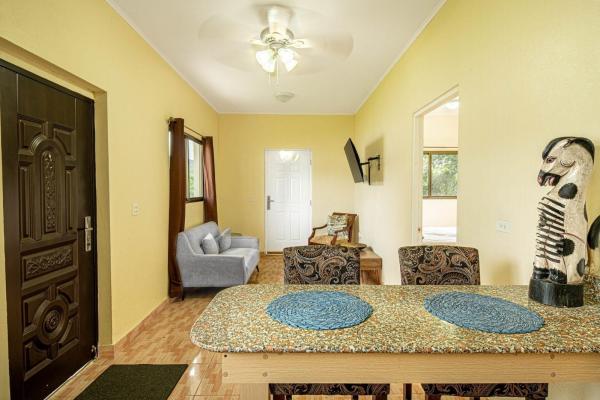Alto boquete home with studio & fenced yard