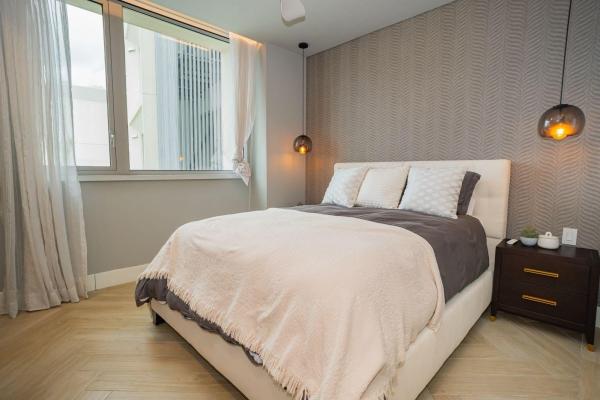 Se vende exclusivo apartamento de 3 habitaciones frente a la isla.