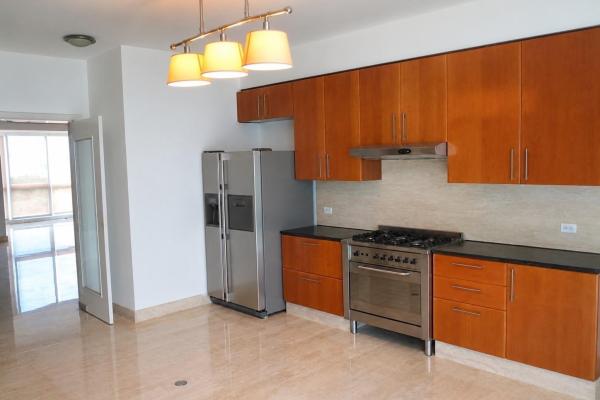 Apartment with view and access to omar park
