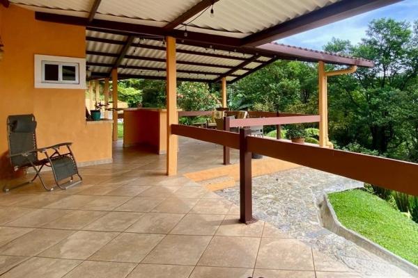 Mountain retreat in altos del maria