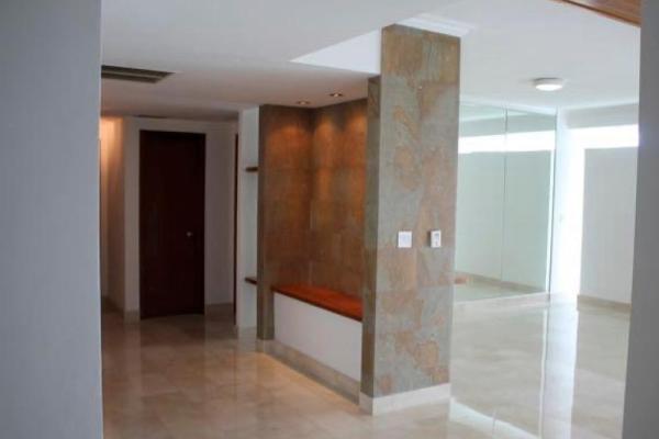 Apartment with view and access to omar park