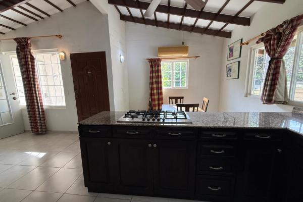 Casa para venta en el corazón de coronado!