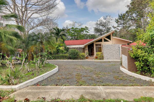 Brisas de los lagos in chorrera for sale and rent