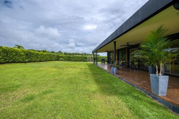 Encantadora casa costera en venta en coco beach, panamá