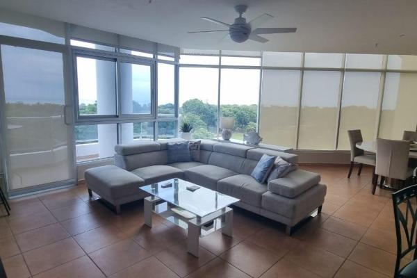 Ocean view apartment with golf access in coronado