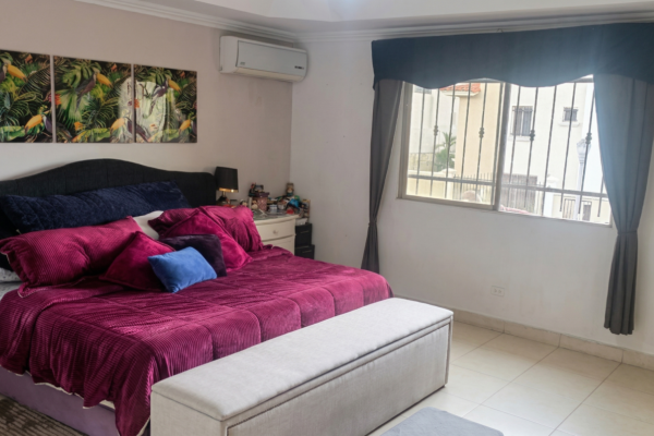 Venta casa en condado del rey complejo cerrado