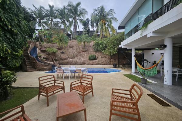 Venta de casa unifamiliar en fuente del fresno condado del rey remodelada