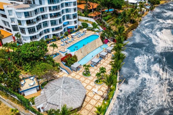 Studio apartment in solarium coronado bay
