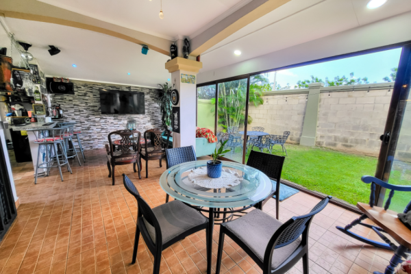 Venta casa en condado del rey complejo cerrado