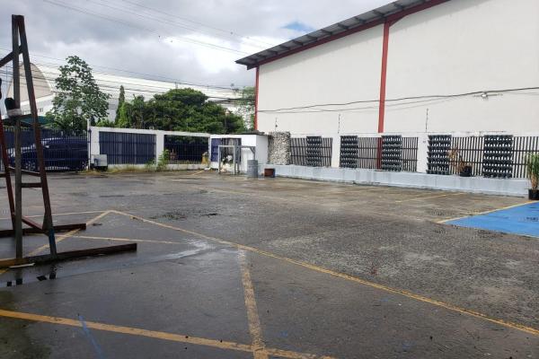 Large warehouse in llano bonito