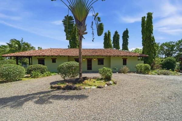 Custom country home with casita in pedasi