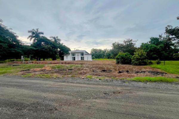 Sale of 3 lots in santa clara beach area
