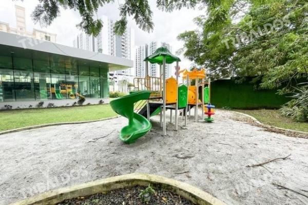 Venta de apartamento en condado gardens