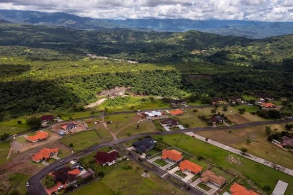 Casa de tres habitaciones en venta en alto boquete