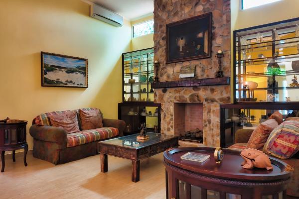Mountain home for sale | altos del maría panama