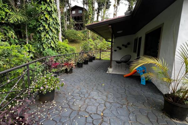 Casa con vistas a la montaña en altos del maría