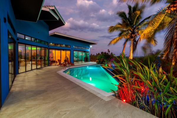 Casa exclusiva frente al mar en playa la barqueta chiriquí