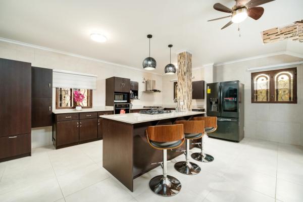 Beautifully maintained 3-bedroom home with guest s