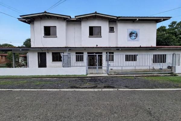 Venta de local comercial de dos pisos en downtown, la chorrera