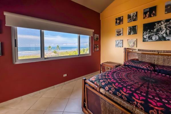 Condominio frente al mar en venta en playa la barqueta chiriquí panamá