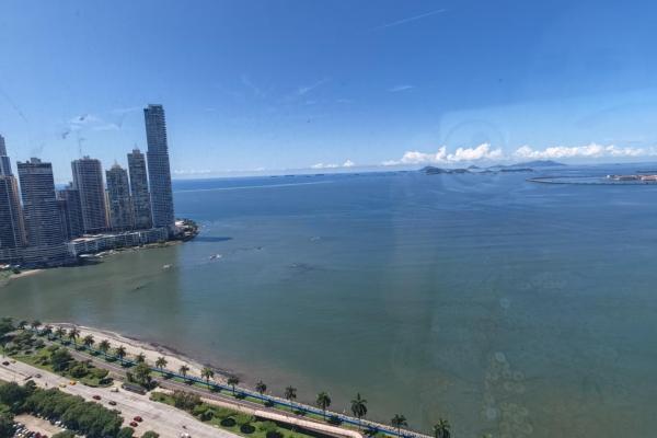 Venta de oficina en gris en ph bicsa con vista al mar en ave. balboa